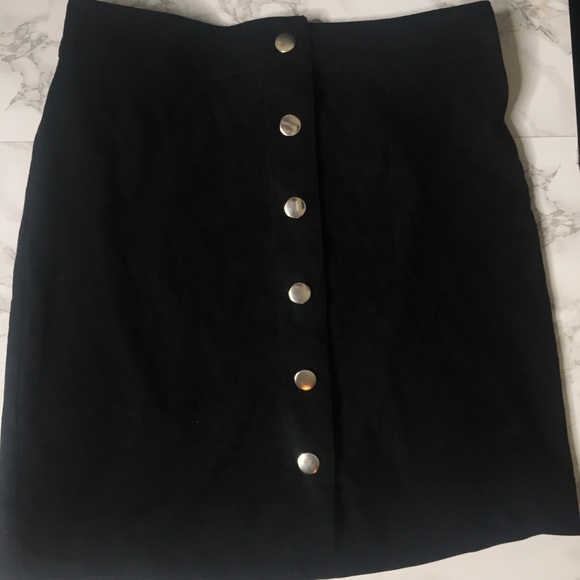 H&M soft button-up skirt - Picture 2 of 2